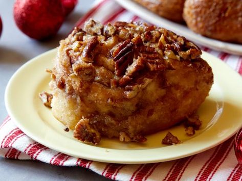 Pioneer Woman Sticky Bun Crinkle Cake, Pioneer Woman Sticky Buns, Sticky Cherry Bakewell Buns, Rhodes Overnight Sticky Buns, Ree Drummond Sticky Buns, Maple Pecan Sticky Buns, Sticky Buns Recipes, Ree Drummond, Sticky Buns