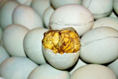 Balot Penoy, Balut Egg, Cabbage Side Dish, Philippines Food, Fermented Cabbage, Asian Street Food, Korean Street Food, Pinoy Food, Filipino Food