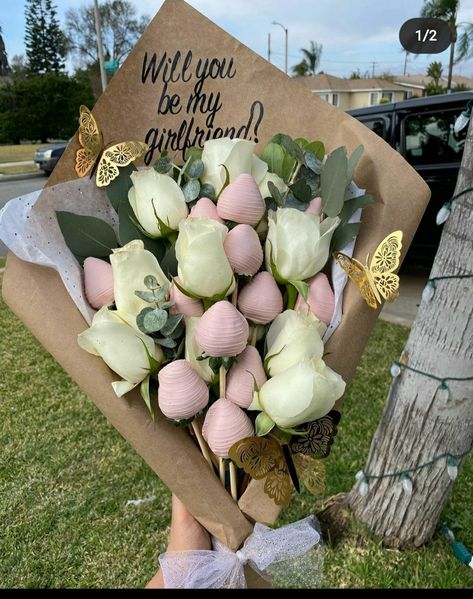 Roses And Strawberries Bouquet, Strawberry Bouquet With Roses, Strawberries And Flowers Bouquet, Strawberry Arrangement Ideas, Chocolate Covered Strawberry Bouquet, Strawberry And Roses Bouquet, Strawberry Flower Bouquet, Flower Bouquet With Strawberries, Chocolate Strawberry Bouquet