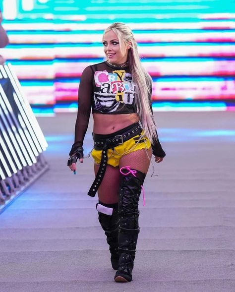 Wwe Liv Morgan, Wrestling Outfits, Wwe Outfits, Lilly Pulitzer Outfits, Aimee Garcia, Aj Lee, Wwe Women, Liv Morgan, Brown Skin Makeup