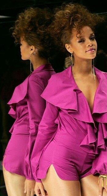 Rihanna 2006, Young Rihanna, Rihanna Fashion Outfits, Rihanna Love, Bad Gyal, Rihanna Photos, Rihanna Riri, Wearing Purple, Rihanna Style