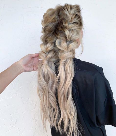 Invisible Bead Extensions®️ on Instagram: “Ever wonder if you can wear braids with IBE? Yes, YES YOU CAN! #Repost from @haleyhaxtonhair • Braids and extensions? That was never a…” Platinum Blonde Hair Extensions, Country Hairstyles, Bead Extensions, Gorgeous Braids, Hair Extensions For Short Hair, Blonde Hair Extensions, Messy Braids, Hair Tape