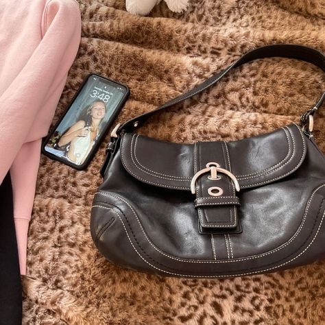 Bags Vision Board, Mini Bags Aesthetic, 90s Bags, Aesthetic Purses, Coach Soho Bag, 90s Handbags, 2000s Purse, Cute Vibe, 90s Bag