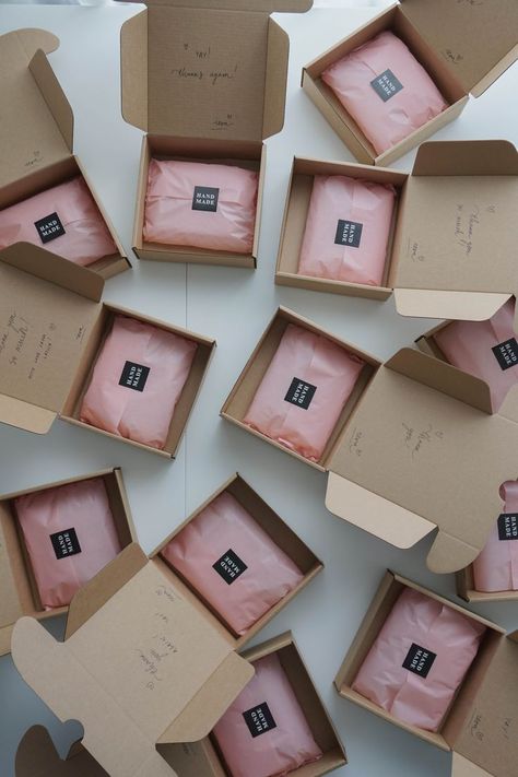 Etsy Packaging, Jewelry Packaging Design, Packaging Ideas Business, Small Business Packaging Ideas, Clothing Packaging, Handmade Packaging, Small Business Packaging, Box Packaging Design, Soap Packaging