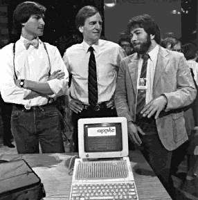 Steve Jobs and Steve Wozniak Next Computer, Apple Iic, All About Steve, Steve Jobs Apple, Computer Apple, Ronald Wayne, Steve Wozniak, Old Computer, Apple Ii