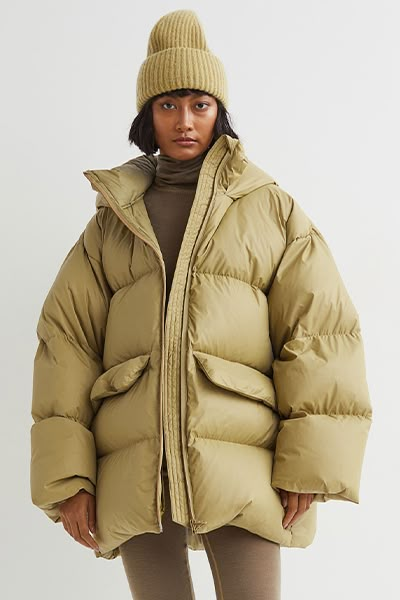 Puffer Jacket Outfit Winter Style, Nyc Fashion Winter, Best Puffer Jacket, Winter Jacket Outfits, Puffer Jacket Outfit, Oversized Puffer Jacket, Oversized Puffer, Winter Puffer Jackets, Warm Winter Jackets