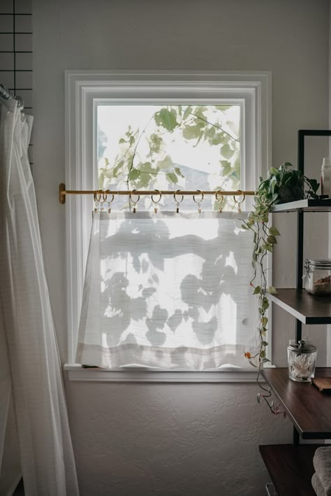 Small Bathroom Window, Bathroom Window Treatments, Bathroom Window Curtains, Half Curtains, Interior Simple, Gorgeous Tile, Fireclay Tile, Bathroom Window, Cottage Bathroom