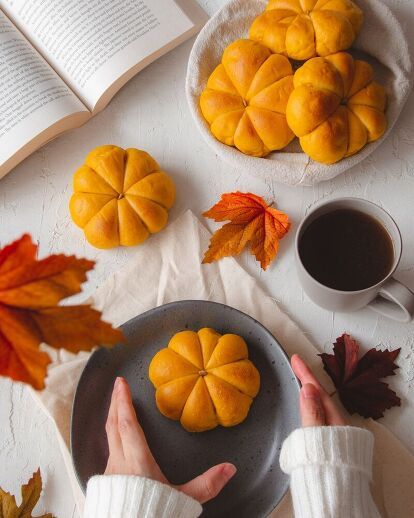 Pumpkin Shaped Food, Butternut Squash Buns, Pumpkin Bread Rolls Recipe, Pumpkin Buns Recipe, Sweet Potato Steamed Buns, Pumpkin Shaped Bread Bowl, Pumpkin Shaped Artisan Bread, Pumpkin Bread Rolls, Pumpkin Steamed Buns