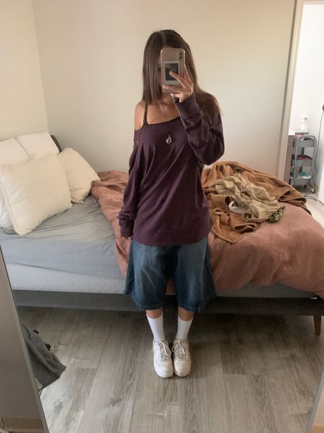 Long Sweatshorts Outfit, Comfy 90s Outfits, Lazy Grunge Outfits, Mid 90s Fashion, Comfy Grunge Outfits, Baggy Outfit Ideas, Downtown Outfits, Baggy Clothes, Fits Clothes