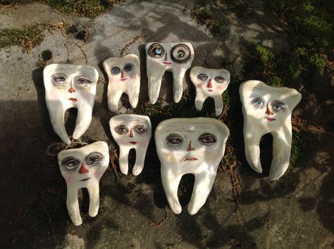 Spooky tooth! Tooth Sculpture, Spooky Tooth, Holiday Crafts Halloween, Tooth Ornaments, Molar Tooth, Teeth Art, Anatomy Sculpture, Dental Art, Gifts For Dentist