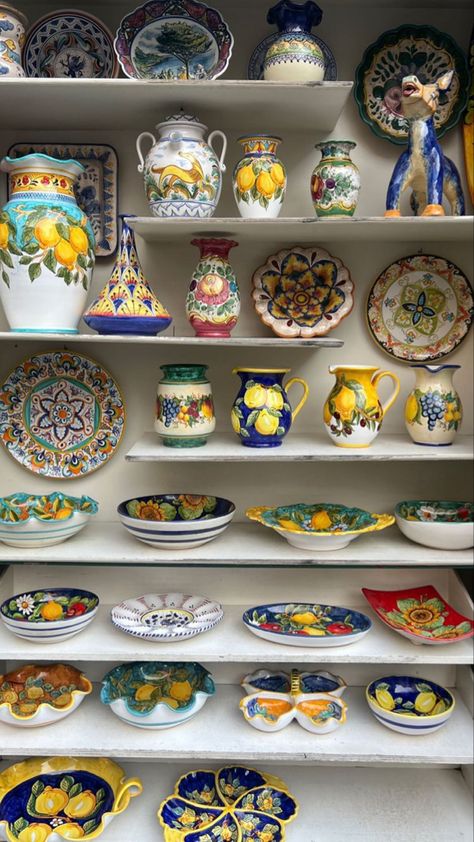 Sicilian Kitchen, Sicilian Pottery, Sicilian Decor, Mediterranean Pottery, Mediterranean Aesthetic, Crockery Design, Outdoor Restaurant Design, Kitchen Necessities, Farm Lifestyle