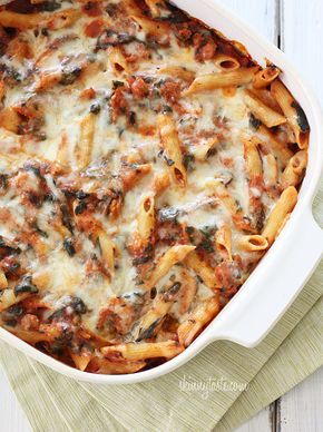 Pasta With Sausage And Spinach, Baked Pasta With Sausage, Sausage Pasta Bake, Sausage And Spinach, Resep Pasta, Pasta With Sausage, Italian Chicken Sausage, Baked Pasta, Fettuccine Alfredo