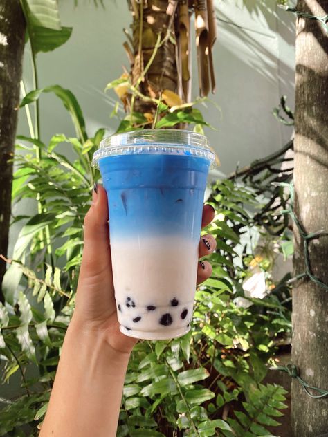 Butterfly Milk Tea, Vanilla Twilight, Korean Drinks, Aesthetic Drinks, Blue Drinks, Blue Tea, Butterfly Pea, Online Friends, Liquid Gold