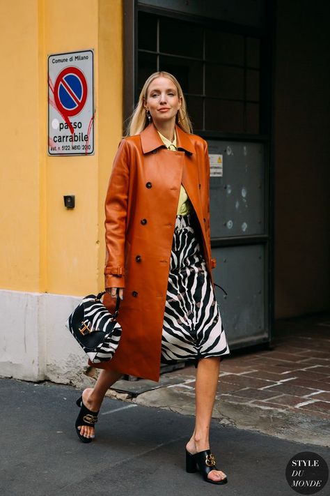 Milan Fall 2020 Street Style: Leonie Hanne Leonni Hanne Outfits, Fall Fashion Week, 2020 Street Style, Leonie Hanne, 2piece Outfits, Reportage Photography, Coat Street Style, Quirky Fashion, Autumn Street Style