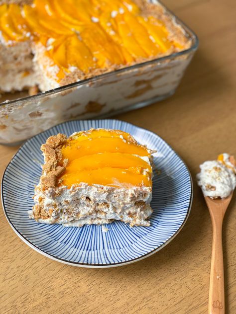 mango float Filipino Mango Float, Mango Float Recipe, Filipino Mango, Mango Graham, Mango Float, Asian Dessert Recipes, Filipino Food Dessert, Mango Dessert, Filipino Desserts