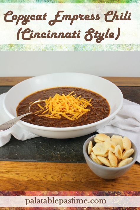 Copycat Empress Chili (Cincinnati Style), inspired by the Kiradjeff family recipe, which claims to have created this local chili style. via @suelau1 Empress Chili Recipe, Wolf Brand Chili, Flexitarian Recipes, Cincinnati Chili, Favorite Soups, Best Chili Recipe, Slow Cooker Pumpkin, Chili Soup, Copykat Recipes