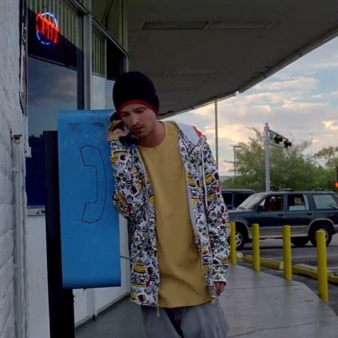 Jesse Pinkman Outfit Inspired, Jessy Pinkman, Jesse Pinkman Outfit, Breaking Bad Series, Breaking Bad Jesse, Aaron Paul, Love My Man, Yellow Outfit, Jesse Pinkman