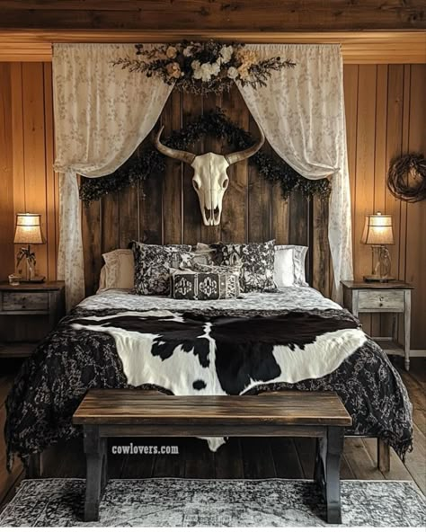 Country Western Home Decor Ideas, Black Western Room Ideas, Western Couple Bedroom Ideas, Western Bedroom Black Wall, Western Master Bedrooms Decor, Western Gothic Decor Bedroom, Moody Western Bedroom, Black Western Bedroom, Cowhide Bedroom Ideas