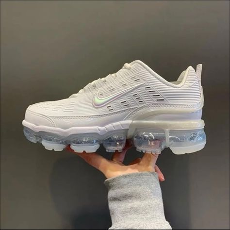 Never Worn, Wrong Size! Vapormax Outfit Women, Vapormax 360, Vapormax Nike, Nike Clothes Mens, Vapor Max, Nike Vapormax, All Nike Shoes, Tenis Nike, Air Max Women