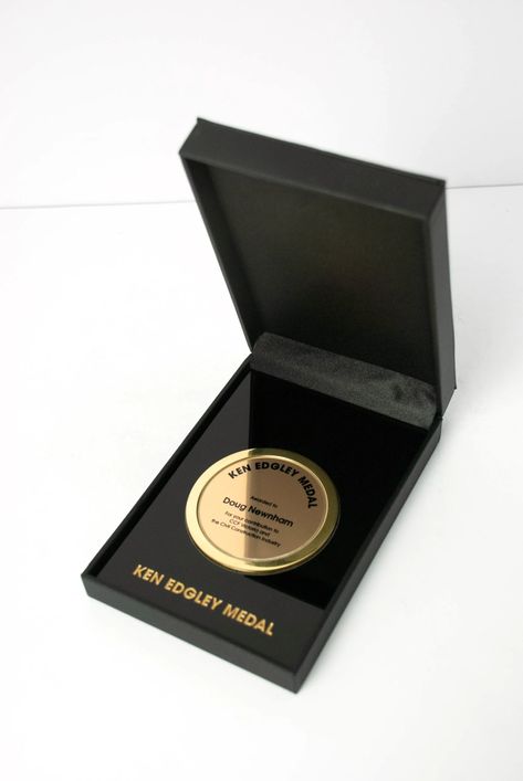 The CCF Medallion - Design Awards Crystal Trophy, Fashion Museum, Trophies & Awards, Medallion Design, Design Awards, Gift Boxes, Gift Box, China, Crystals