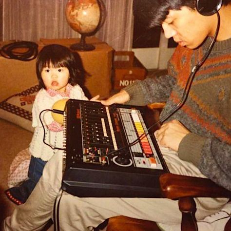 Synth History on Instagram: “Happy Father’s Day! �⁣ ⁣ Here’s a repost of Ryuichi Sakamoto and Miu Sakamoto with a TR-808. Yellow Magic Orchestra incorporated the…” Roland Tr 808, Ryuichi Sakamoto, Music Tech, Drum Machine, Music Aesthetic, Music History, Music Studio, Post Punk, Hip Hop Music