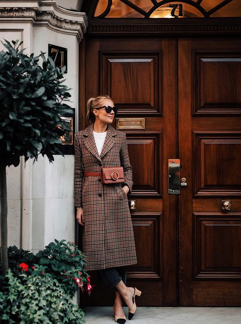 Parisienne Chic, London Outfit, Fashion Jackson, London Street Style, Autumn Outfits, Love Style, How To Pose, Look Vintage, Looks Style