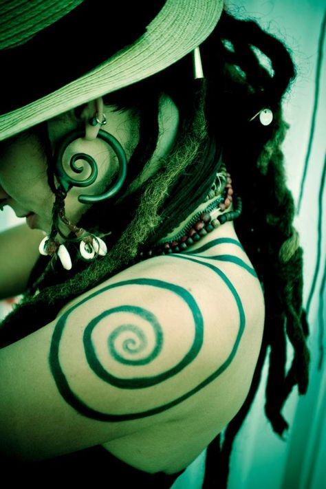 Leah Smith from Rising Appalachia - Spiral Shoulder Tattoo Rising Appalachia Tattoo, Spiral Tattoo On Shoulder, Spiral Tattoo Shoulder, Spiral Shoulder Tattoo, Spirals Tattoo, Spiral Tattoo Ideas, Rising Appalachia, Cliche Tattoo, Spiral Tattoo