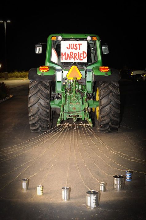 Great idea if you are a farmer or John Deere fan.  Unique wedding. @Makayla Jennings Jennings Jennings Jennings Jennings Northrup, I'm thinking AJ would LOVE this:)