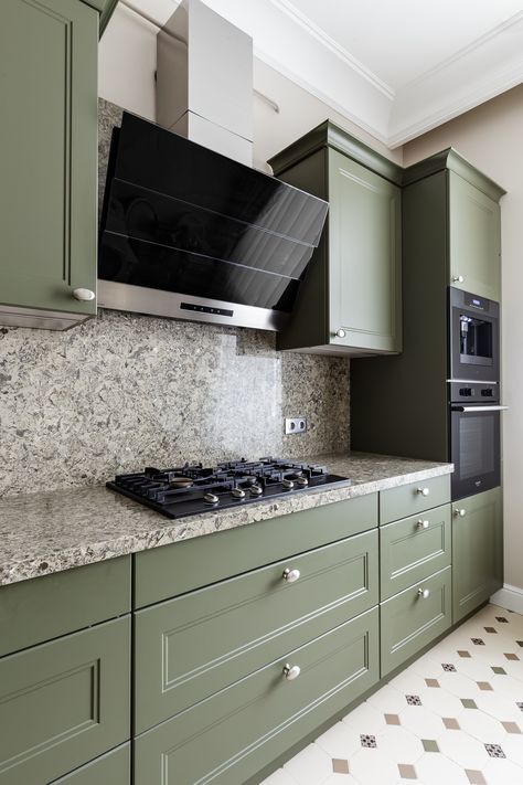 Popular Kitchen Cabinet Colors, Kitchen Countertops Quartz, Modern Kitchen Countertops, Popular Kitchen Cabinet, Olive Kitchen, Olive Green Kitchen, Green Kitchens, Countertops Quartz, Cocina Ideas