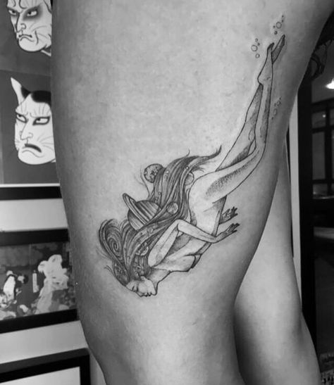 Diving Woman Tattoo, Universe Woman, Tattoo Para, Woman Diving, Swimming Tattoo, Tattoo Red, Tiny Tats, Halloween Tattoo, Mermaid Tattoo