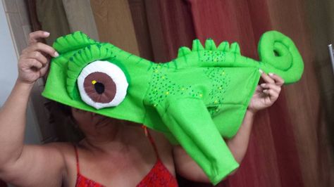 Pascal toddler costume : side view Pascal Dog Costume, Chameleon Costume Diy, Pascal Tangled Costume, Jungle Costumes, Pustni Kostumi, Chameleon Costume, Wicked 2024, Jungle Costume, Tangled Costume