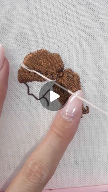 How To Embroider Hair, Hair Embroidery Tutorial, Visual Mending, Embroider Hair, Hair Embroidery, Silhouette Embroidery, Embroidery Hair, Shirt Hair, Thread Art