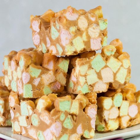 Confetti Squares, Peanut Butter Marshmallow Squares, Marshmallow Squares, Rice Krispie Squares, Dessert Squares, Peanut Butter Marshmallow, Xmas Treats, Thanksgiving Cooking, Marshmallow Treats