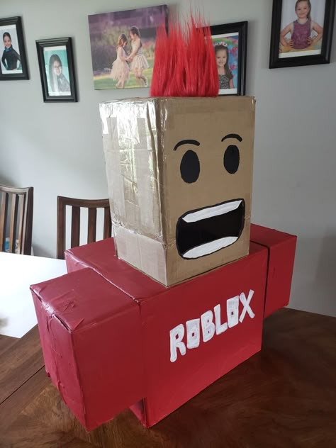 Fun Diy Costumes, Kids Valentine Boxes, Robot Birthday Party, Roblox Party, Roblox Birthday, Roblox Robux, Next Door Neighbor, Valentine Day Boxes, 9th Birthday Parties