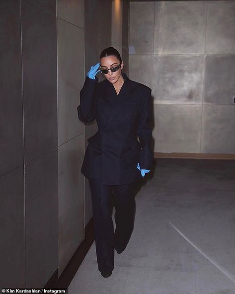 Black Gloves Outfit, Prada Suit, Become A Lawyer, Prada Outfits, Gloves Aesthetic, Oversized Suit, Gloves Outfit, Kim Kardashian Outfits, Blue Gloves