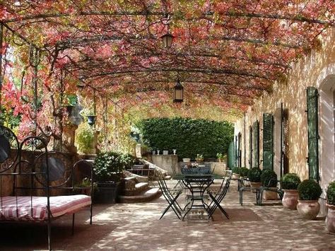 Beautiful pergola via French Essence on Facebook Provence Garden, Outdoor Sitting Area, Vacation Villas, Pergola Patio, Outdoor Dining Area, Outdoor Rooms, Outdoor Design, Dream Garden, Garden Room