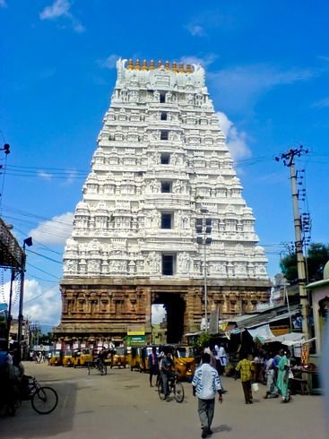 Srikalahasti Temple (Srikalahasti, Andhra Pradesh) Kalahasthi Shiva, Srikalahasti Temple, Classical Facade, Shiva Temple, Sanctum Sanctorum, Indian Temple Architecture, Hindu Temples, India Culture, Travel India