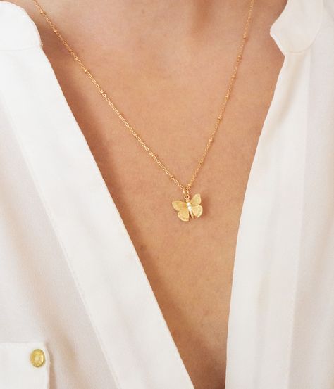 Elegant Gold Necklaces With Butterfly Charm, Everyday Gold Butterfly Necklace, Elegant Gold Butterfly Necklace, Delicate Butterfly Pendant Necklace, Elegant Gold Butterfly Pendant Necklace, Stone Drawing, Butterfly Stuff, Cross Necklace Simple, Gold Necklace Dainty