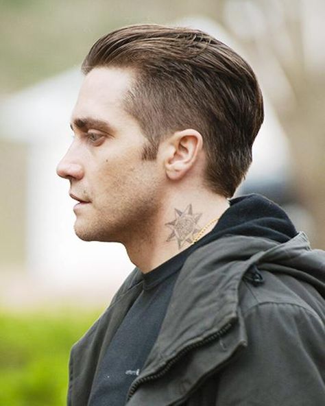 Jake Gyllenhaal Short Hair, Messy Swept Back Hair Men, Jack Gyllenhaal Haircut, Haircut For Bearded Men, Police Haircut Men, Gentlemen's Haircut, Jake Gyllenhaal Hairstyle, Heartthrob Haircut, Jake Gyllenhaal Hair