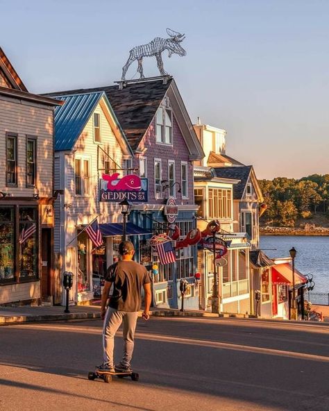 Maritime Aesthetic, Naples Maine, Maine Aesthetic, Lucy Score, Maine Beaches, England Aesthetic, England Beaches, Maine Living, Harbor Town