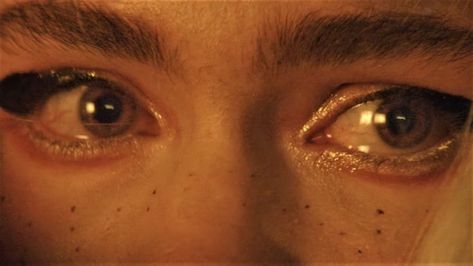 Bloodshot Eyes Aesthetic, Eyes Looking Up, Fire In Eyes, Grimes Music, Eye Reference, Messy Aesthetic, Bloodshot Eyes, Eyes Aesthetic, Eye Expressions