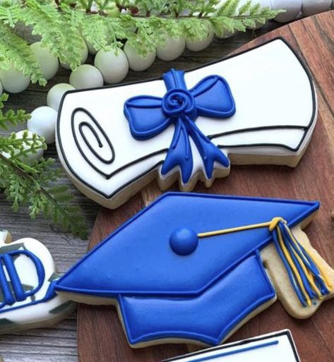 Graduation Hat Cookies Decorated, Graduate Cookies Decorated, Grad Cap Cookies Decorated, Graduation Cookies Decorated 2024, Graduation Scroll Cookies, Graduation Hat Cookies, Graduation Cut Out Cookies, Graduation Cap Sugar Cookies, Graduation Cap Cookies Decorated