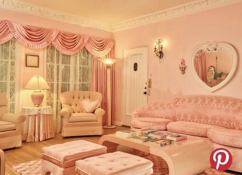 Barbiecore Decor, Barbie Home Decor, Coquette Decor, Glamorous Living, 80s Interior, 80s Decor, Barbie Room, Pink Furniture, Pink Living Room