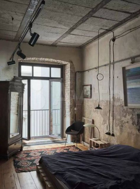 House Abandoned, Ceiling Room, Window House, Abandoned Architecture, Design Window, Loft Interior Design, Learn And Play, Loft Interiors, Studio Room