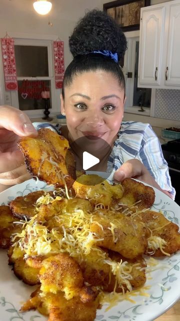 Damaris S on Instagram: "Sweet Plantain Fritters with Cheese #plantains #quickrecipeideas #instareels #instarecipes #fritters #superbowl" Plantain Fritters, Creamed Corn Recipes, Puerto Rican Dishes, Plantain Recipes, Spanish Dishes, Puerto Rican Recipes, Cuban Recipes, Corn Recipes, Fried Food