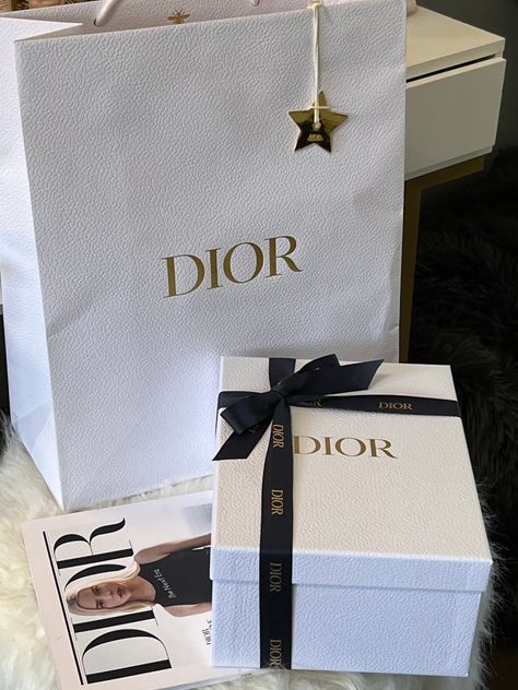 My Dior Bag Purchase in Toronto| Unboxing and First Impression – SparklingBeautyBee Dior Shop, Dior Aesthetic, Dior Shoulder Bag, Grey Bag, Dior Shoes, Unboxing Videos, One Bag, Print Packaging, Very Excited