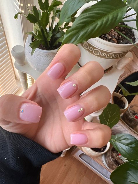 Natural pink nails Dip Nails With Gems, Square Dip Powder Nails, Dip Powder Nails Short Square, Natural Pink Nails, Nails With Gems, Gem Nail Designs, 2022 Nails, Dip Nails, Casual Nails