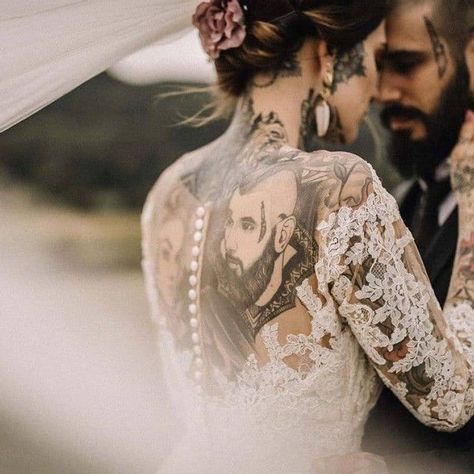 Couple Tattoos Cute, Tattooed Couples Photography, Pink And Black Wedding, A Small Tattoo, Tattooed Bride, Tattoos Cute, Moody Wedding Photography, Brides With Tattoos, Tattoo Photography