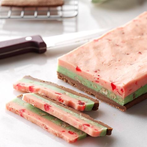 Spumoni Slices Italian Cookie Recipe, Pretzel Dessert, Italian Cookie Recipes, Cake Mug, Crinkle Cookies, Italian Cookies, Vintage Cookies, Italian Desserts, Tea Cakes