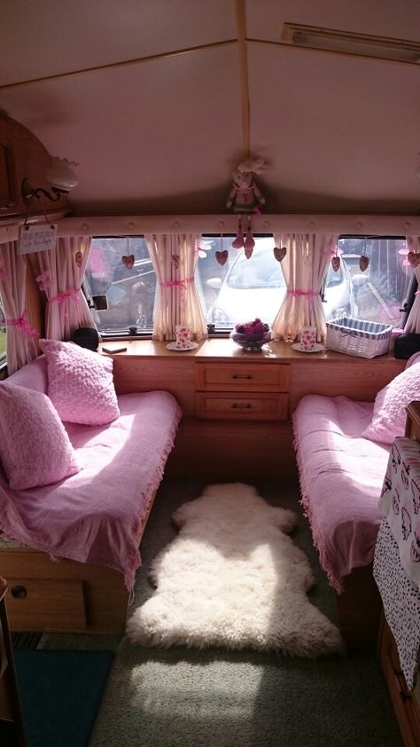 Trailer Park Decor, Pink Camper Interior, Pink Caravan Interior, Pink Rv Remodel, Pink Van Life, Pink Camper Van Interior, Caravan Aesthetic Inside, Caravan Aesthetic, Pink Caravan